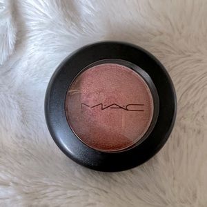 💕New MAC eyeshadow in Expensive Pink 💕